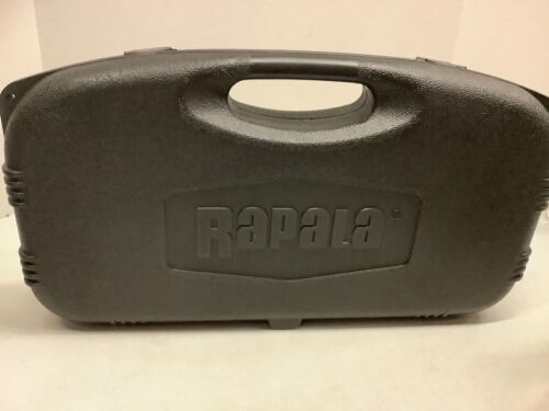 Rapala Deluxe Electric Fillet Knife Set Ac/Dc adapter ecommerce return, powers on - Lot 857