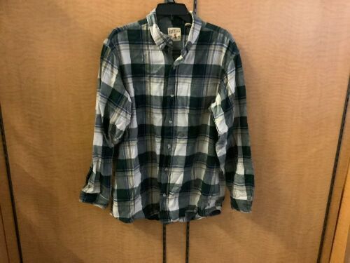 Red Head Men's Flannel, XL, Appears New - Lot 862