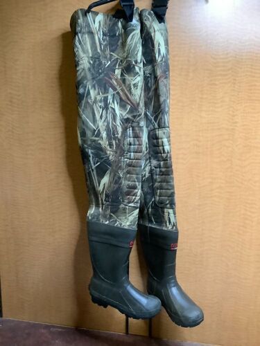 Men's Hip Waders, 8, Ecommerce Return - Lot 898
