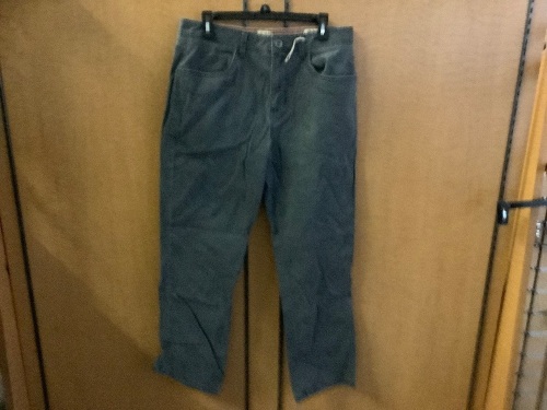 Red Head Men's Jeans 34x30, Appears New - Lot 991