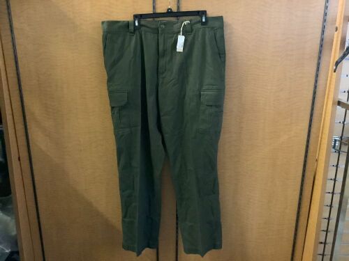 Red Head Men's Pants, 40x32, Appears New - Lot 1003