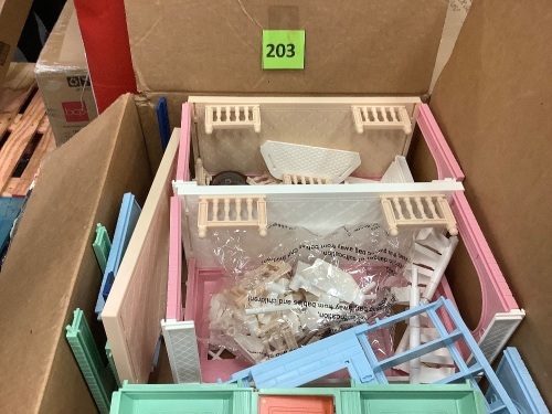Deluxe Cottage Dollhouse Mansion Pretend Toy Playset w/ Tiny Critters - Lot 203