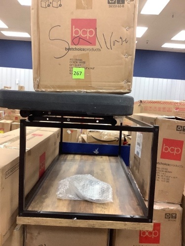 Pallet of Salvage, Presorted Items May Be Broken, Damaged or Have Missing Pieces - Lot 267