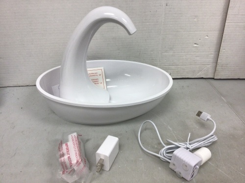Pet Drinking Fountain, Appears New - Lot 3