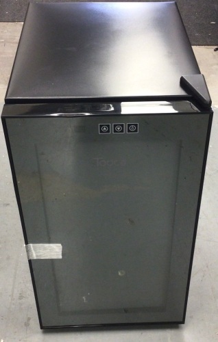 Tooca Thermoelectric Cigar Cabinet, Powers Up, New - Lot 49