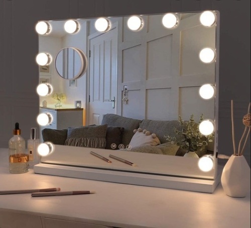 Fenair Hollywood Makeup Mirror, Powers Up, Appears New - Lot 56
