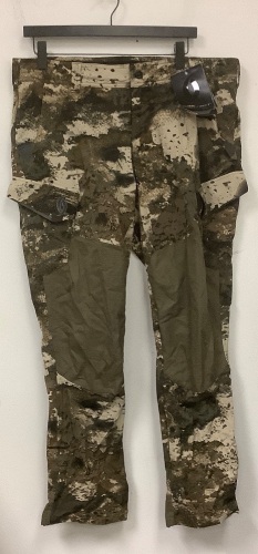 Men's Pants, 42 Reg, Appears New - Lot 201