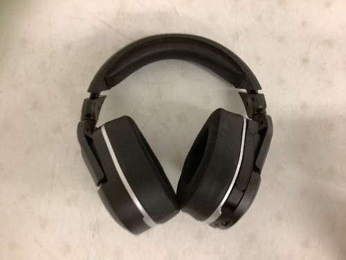Turtle Beach Headphones, Missing Cord, Powers Up, E-Commerce Return - Lot 363