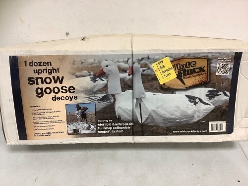 Box of Snow Goose Decoys, E-Commerce Return - Lot 431
