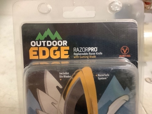 Outdoor Edge Razor Knife, Appears New - Lot 503