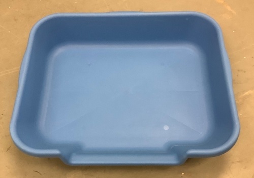 Senior Cat Litter Box, Appears new - Lot 530