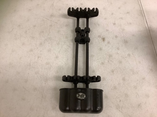 Quiver, E-Commerce Return - Lot 609