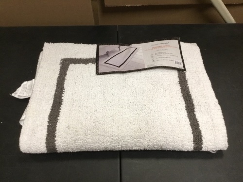 ModernThreads Reversible Runner Bath Rug, 22" x 60" - Appears New  - Lot 805