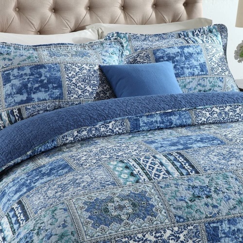 NEWLAKE Cotton Bedspread Quilt Sets-Reversible Patchwork Coverlet Set, Blue Classic Bohemian Pattern, King Size - E-Comm Return, Appears New  - Lot 811