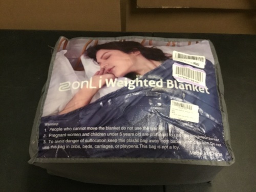 ZonLi 20lb Weighted Blanket with Glass Beads Dark Grey 60" x 80" - E-Comm Return, Appears New  - Lot 873