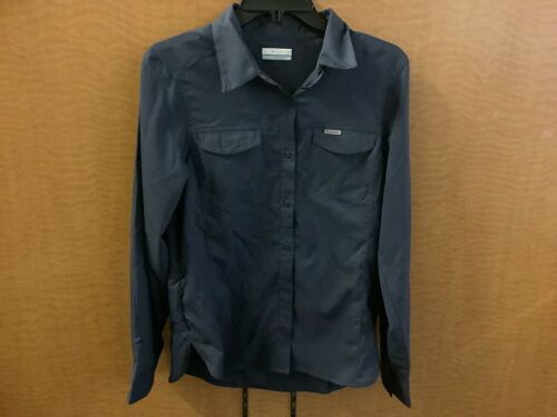 Columbia Men's Button Up Shirt, Medium, Appears New - Lot 227