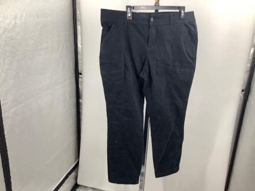 Natural Reflections women's Pants, 18, Appears New - Lot 480