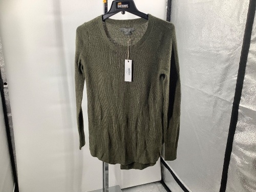 Natural Reflections Ribbed Shirt, Small, Appears New - Lot 519