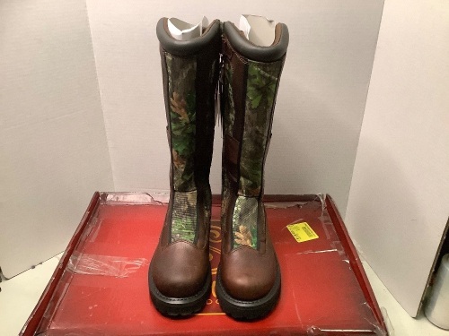SHE Boyou II Boots, 7.4, Moldy, Ecommerce Return - Lot 580