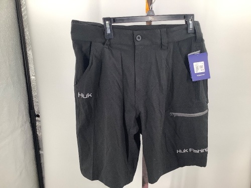 HUK Men's Water Shorts, Large, Appears New - Lot 682