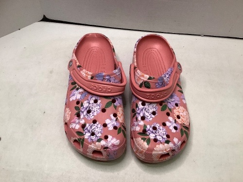 Crocs, Women's 12, Ecommerce Return - Lot 791