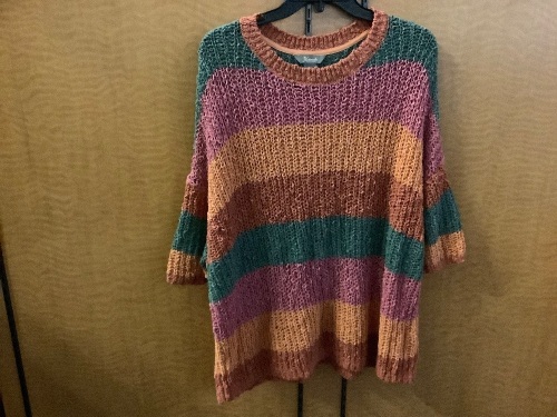 Natural Reflections Sweater, M/L, Appears New - Lot 819
