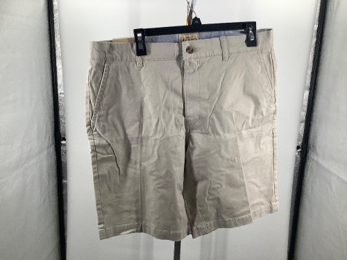 Red Head Men's Shorts, 32, Appears New - Lot 839