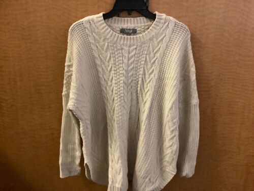 Natural Reflections Sweater, Large, Appears New - Lot 868