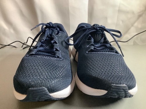 Under Armour Men's Shoes, 10.5, Appears New - Lot 889