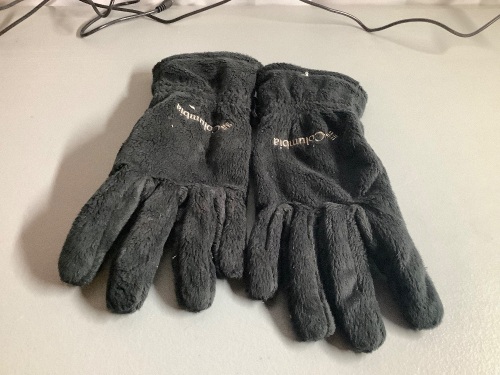 Columbia Women's Gloves, Small, Ecommerce Return - Lot 941
