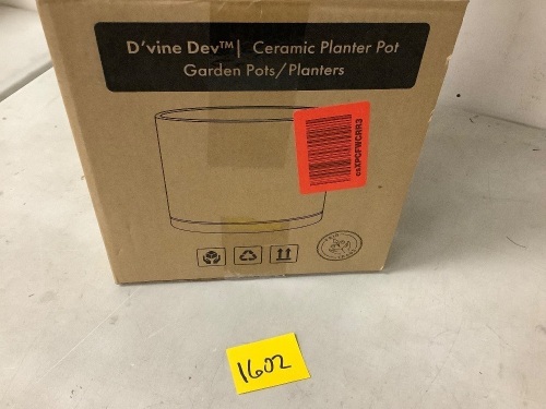 Ceramic Planter Pot - Lot 1602