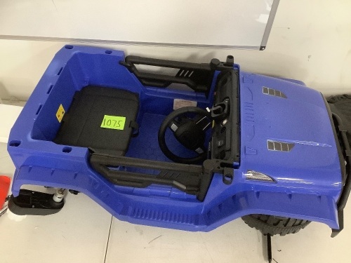 12V Kids Ride-On Truck Car w/ Parent Remote Control, Spring Suspension - Lot 1693