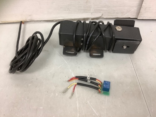 Topens Automatic Electric Gate Lock, Appears New - Lot 114