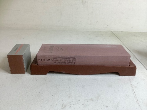 Naniwa Knife Sharpening Stone, E-Commerce Return - Lot 341