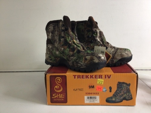 Women's Boots, 9M, Missing Laces, E-Commerce Return - Lot 542