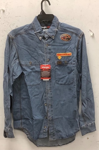 Men's Wrangler Shirt, M, New - Lot 549