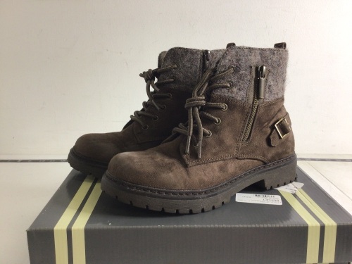 Women's Natural Reflections Boots, 7, E-Commerce Return - Lot 571