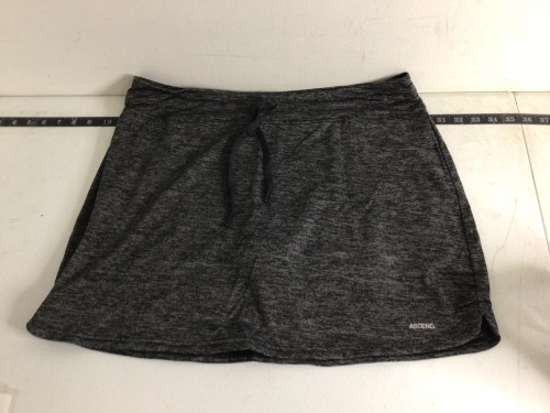 Women's Ascend Skort, L, Appears New - Lot 577