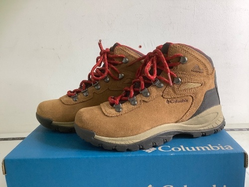 Women's Columbia Boots, 6, E-Commerce Return - Lot 603