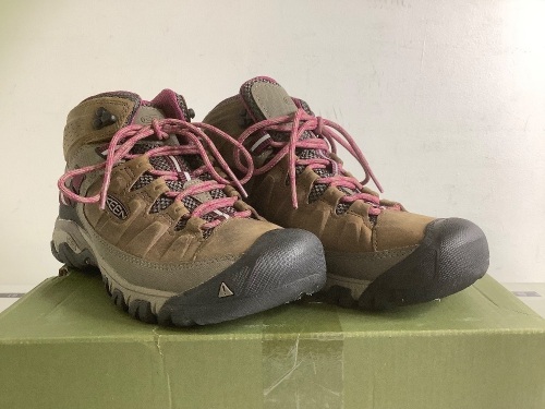 Women's Keen Shoes, 10, Appears New - Lot 623