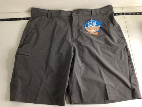 Men's Columbia Shorts, 38x10, Appears New - Lot 700