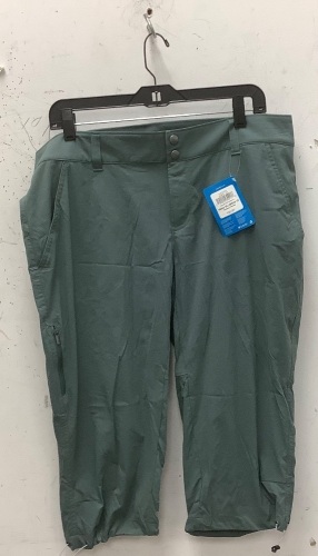 Women's Columbia Capris, 16, Appears New - Lot 774
