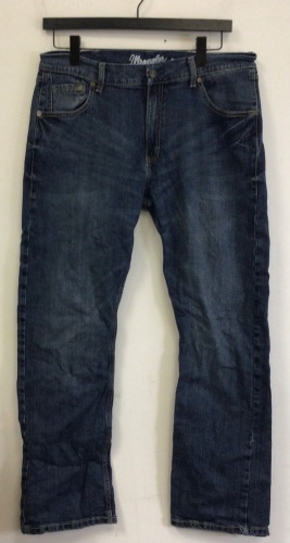 Men's Wrangler Slim Boot Cut Jeans, 36x32, E-Commerce Return - Lot 902
