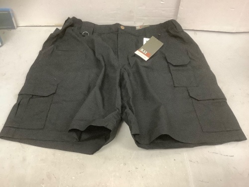 Men's Shorts, 38, New - Lot 915