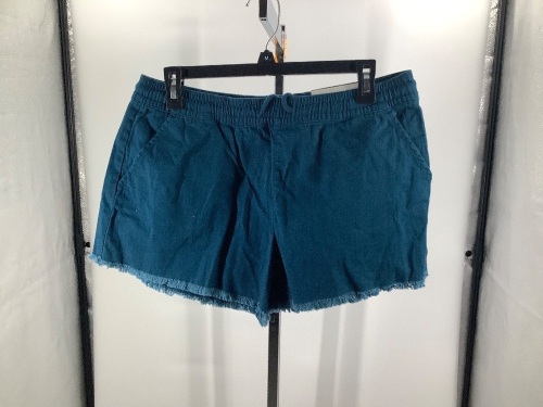 Natural Reflections Women's Shorts, Medium, Appears New - Lot 383
