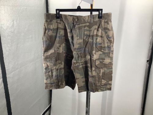 Red Head Men's Shorts, 36, Appears New - Lot 386
