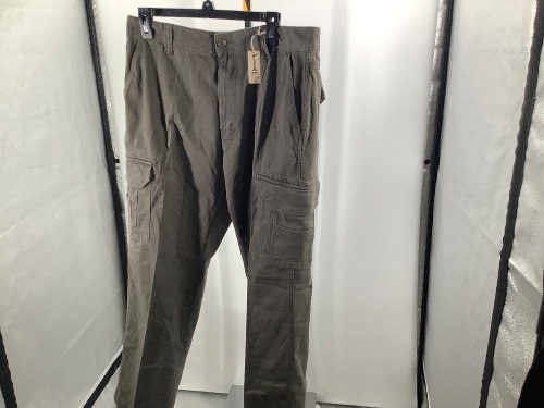Red Head Men's Pants, 34x30, Appears New - Lot 395
