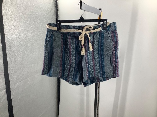 Natural Reflections Women's Shorts, Medium, Appears New - Lot 421