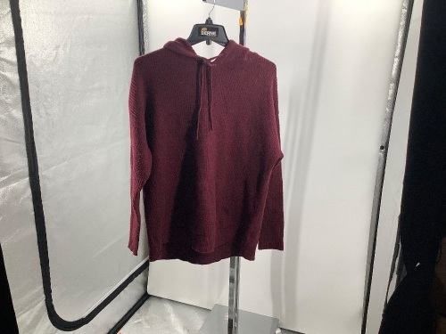 Natural Reflections Women's Hoodie, Small, Appears New - Lot 429