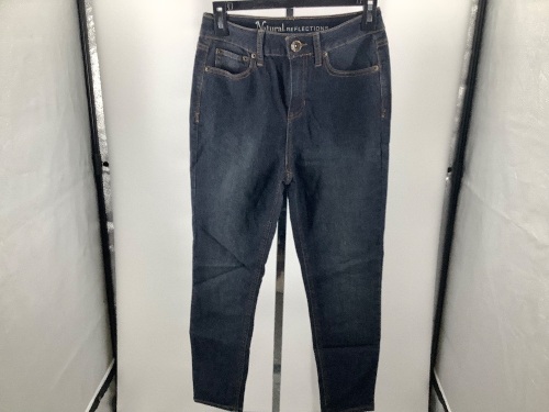 Natural Reflections Women's Jeans 6, Appears New - Lot 435